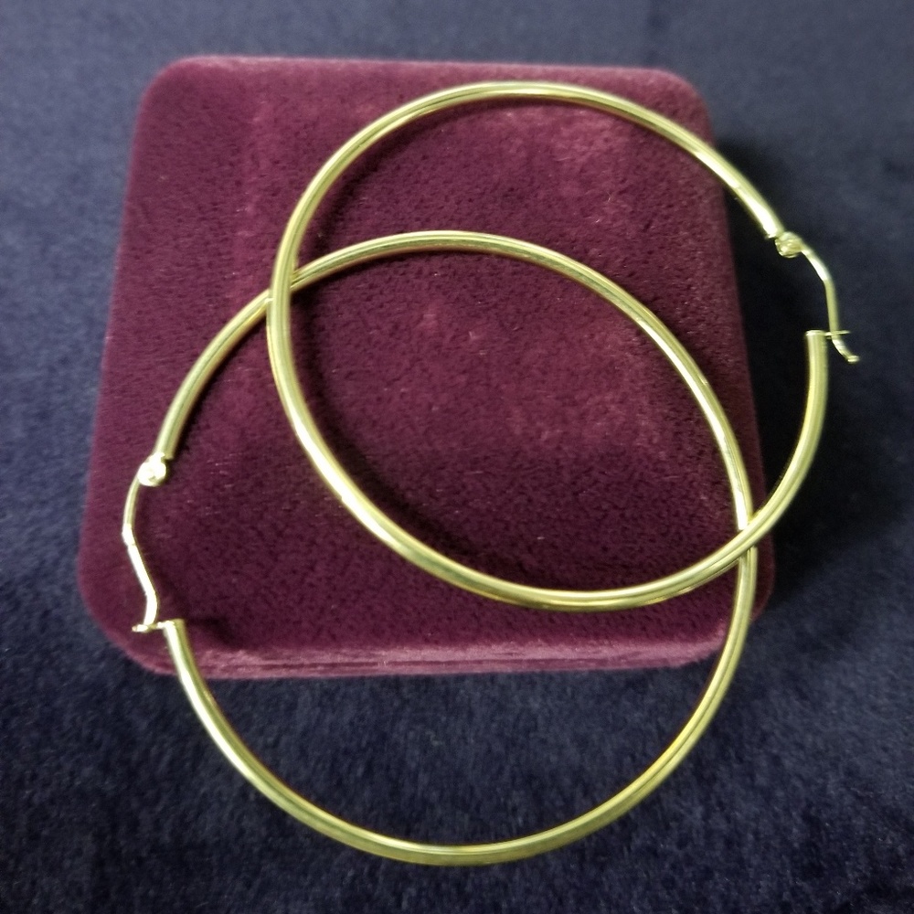 14k Yellow Gold Lightweight Tube Hoop Earrings